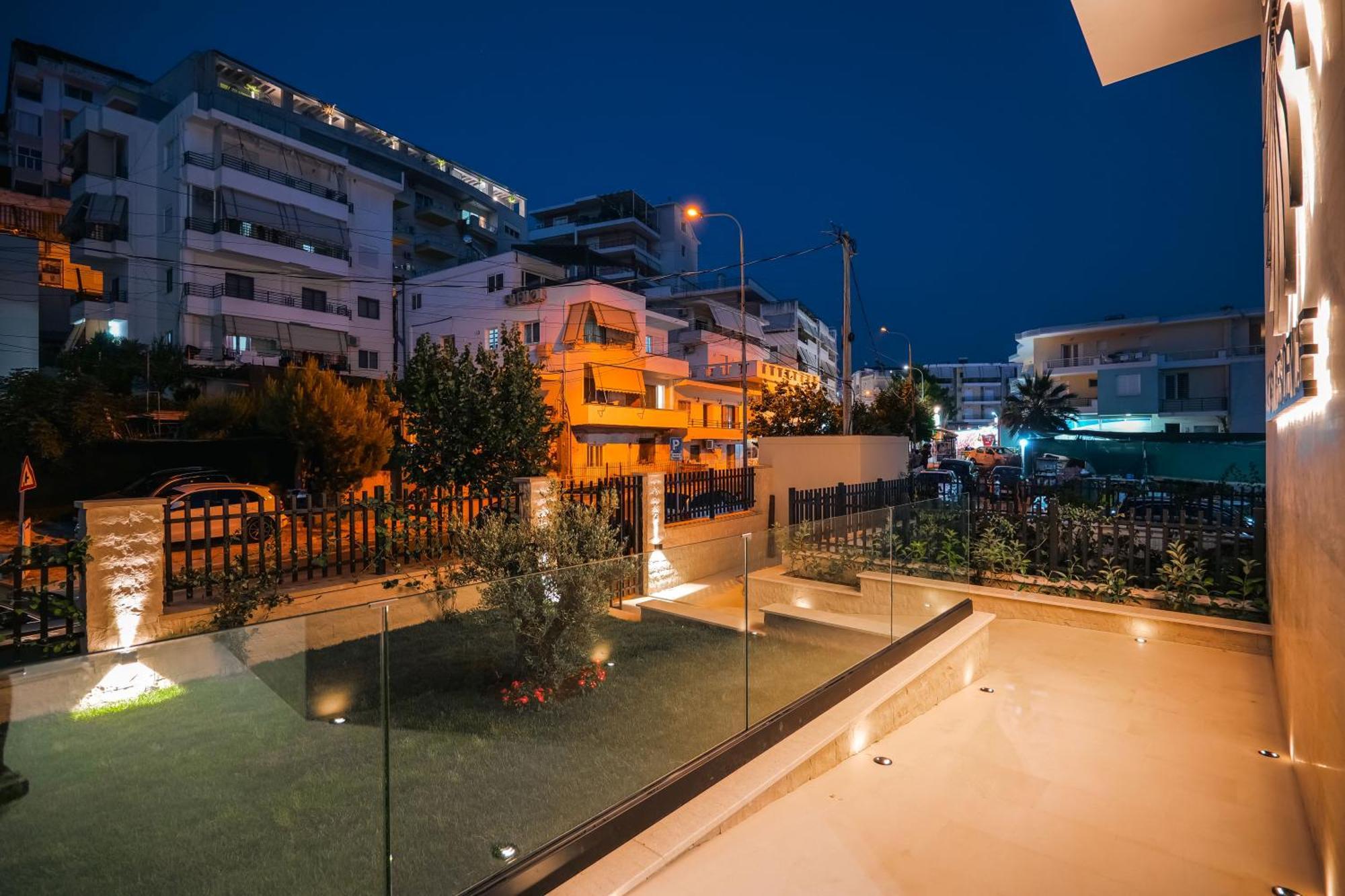 Daed Luxury Residence Sarandë Exteriör bild