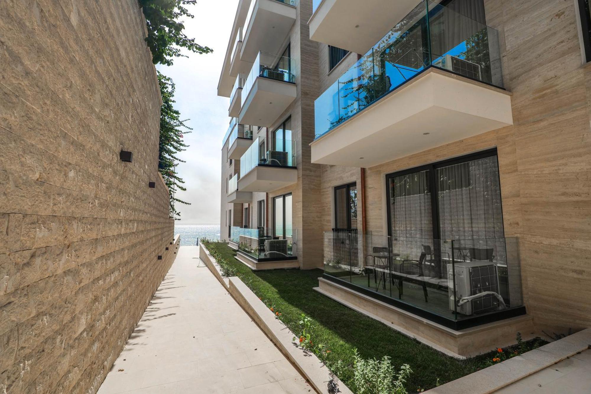 Daed Luxury Residence Sarandë Exteriör bild