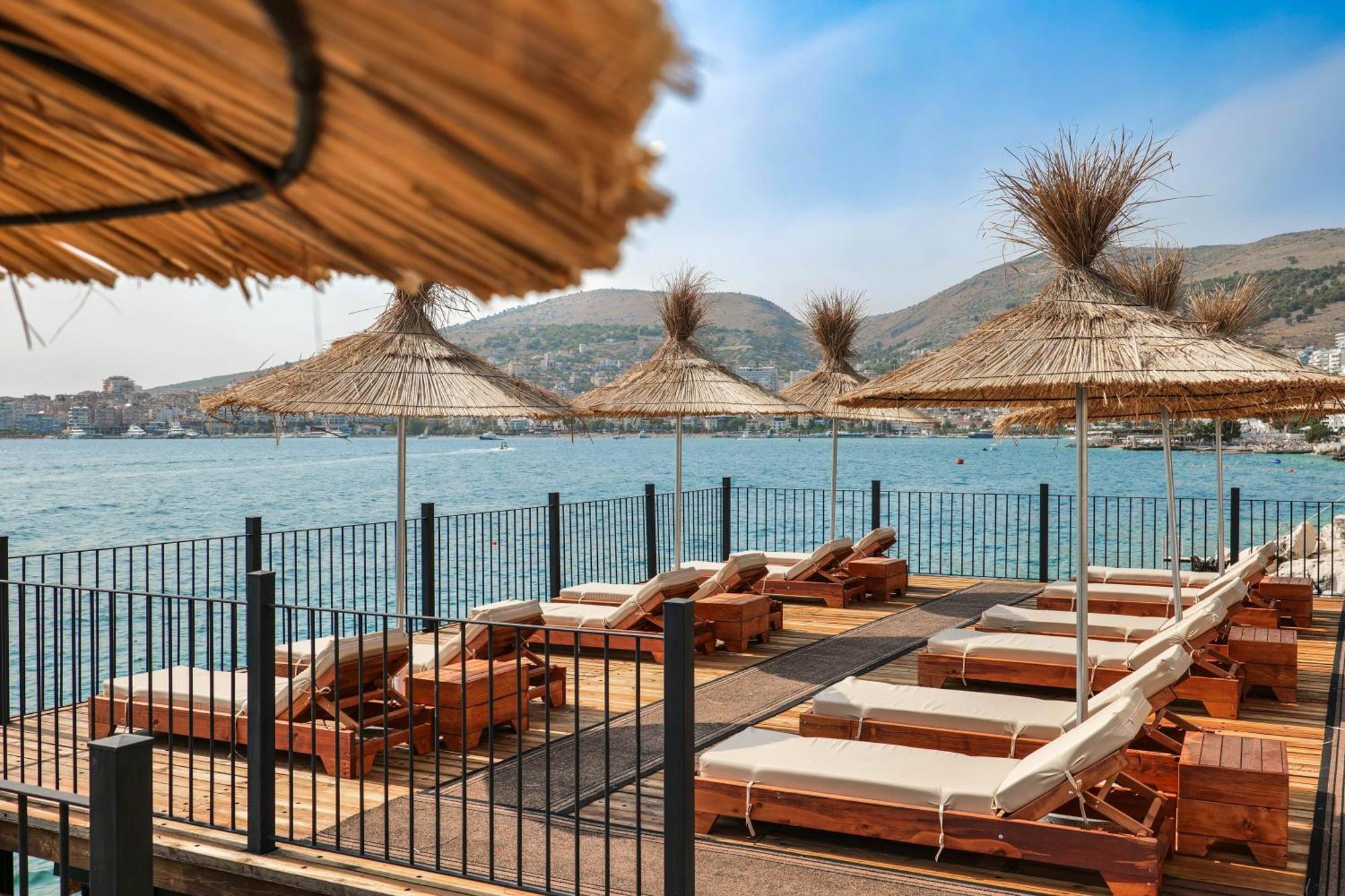 Daed Luxury Residence Sarandë Exteriör bild