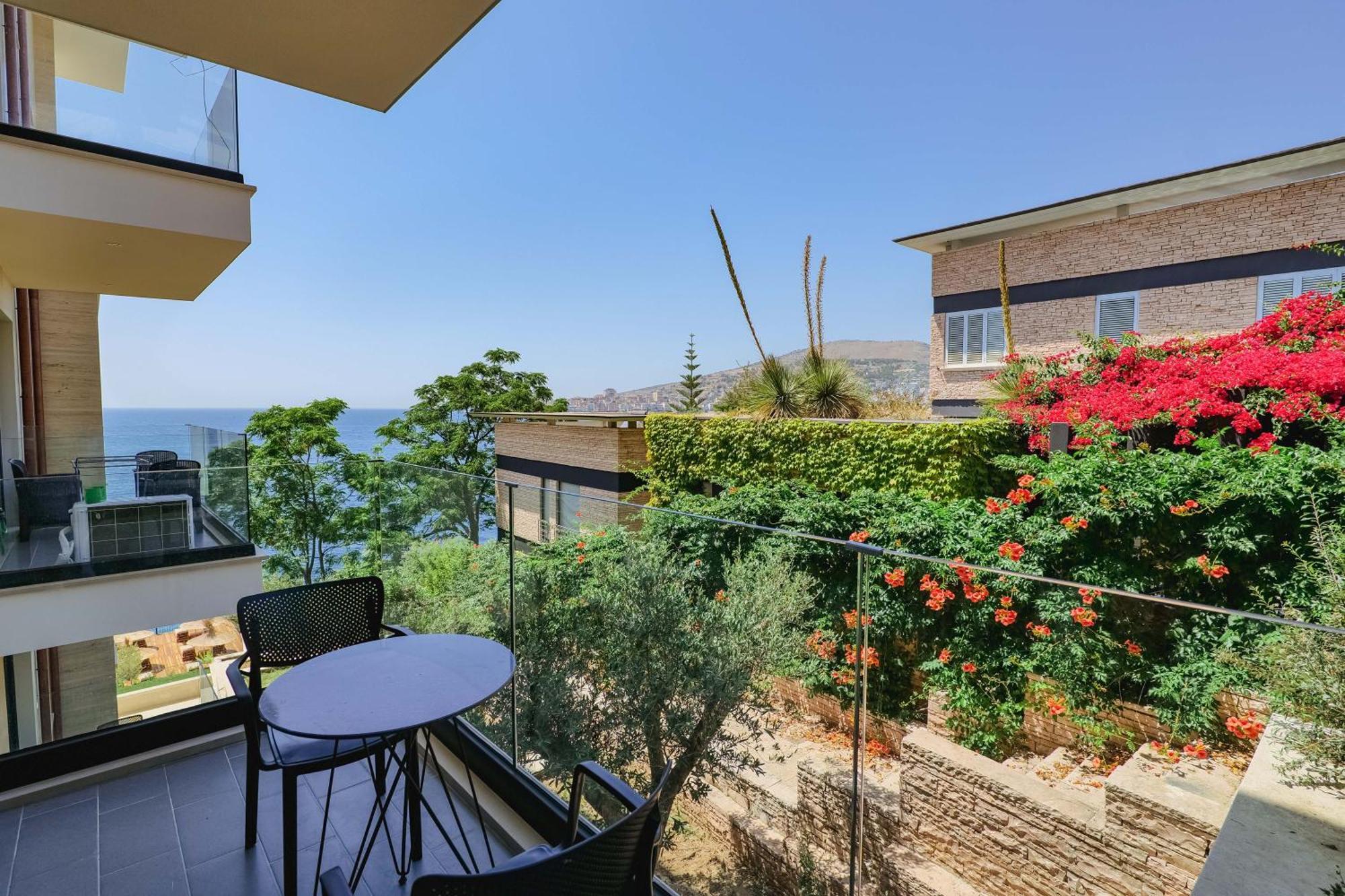 Daed Luxury Residence Sarandë Exteriör bild
