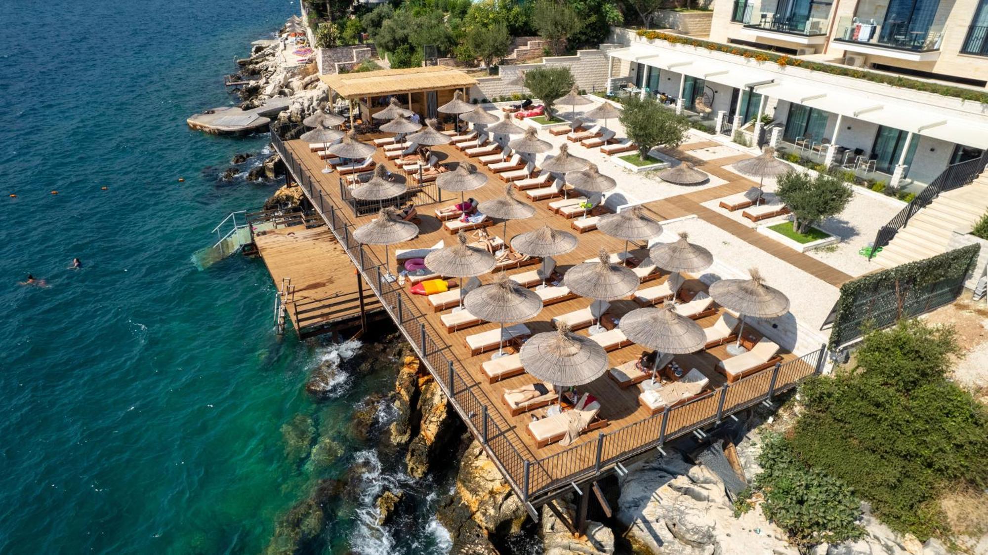 Daed Luxury Residence Sarandë Exteriör bild