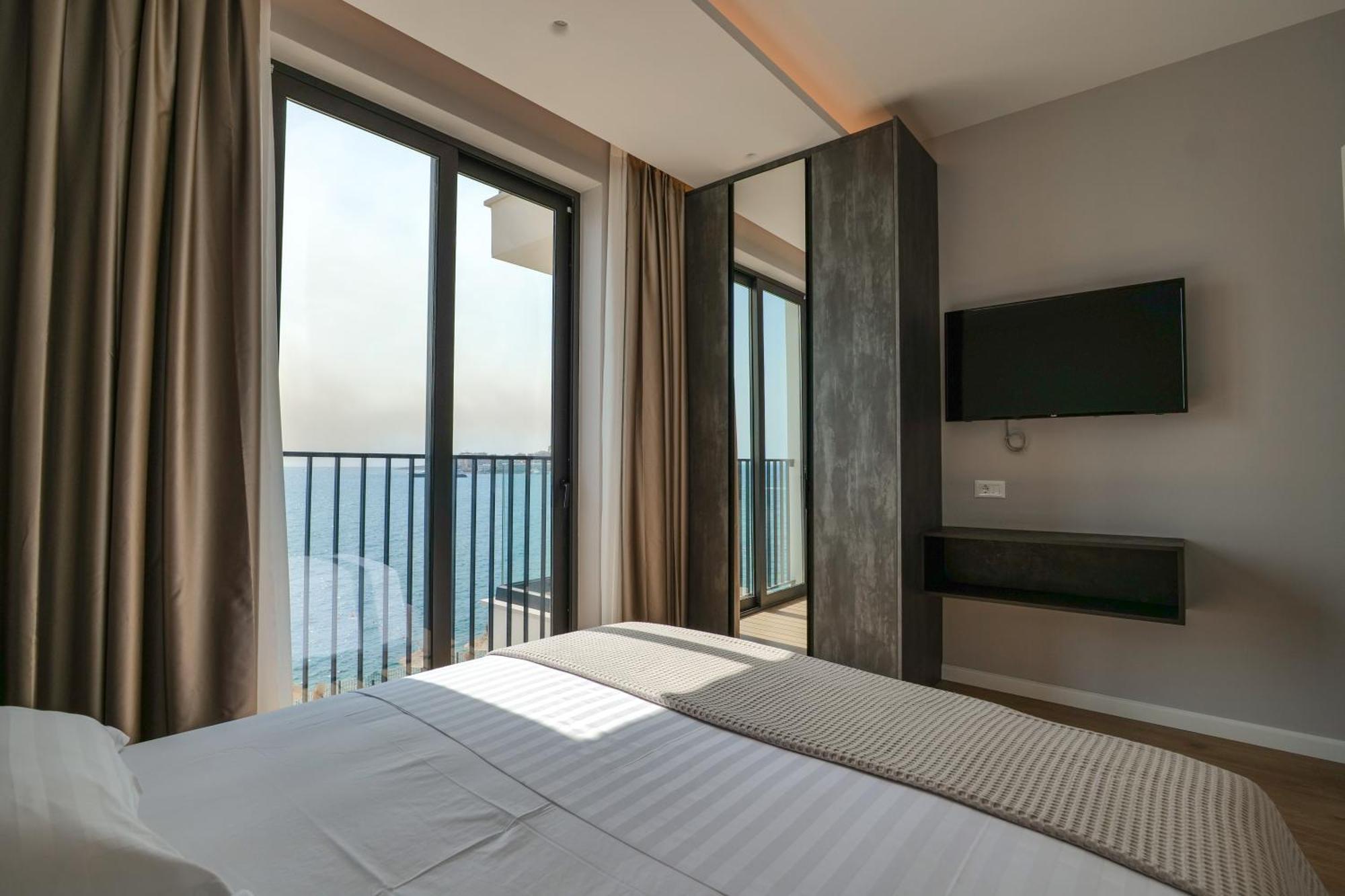 Daed Luxury Residence Sarandë Exteriör bild
